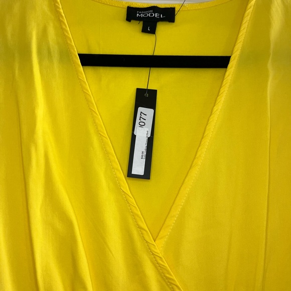 💗 Mock Wrap Dress - Picture 2 of 7